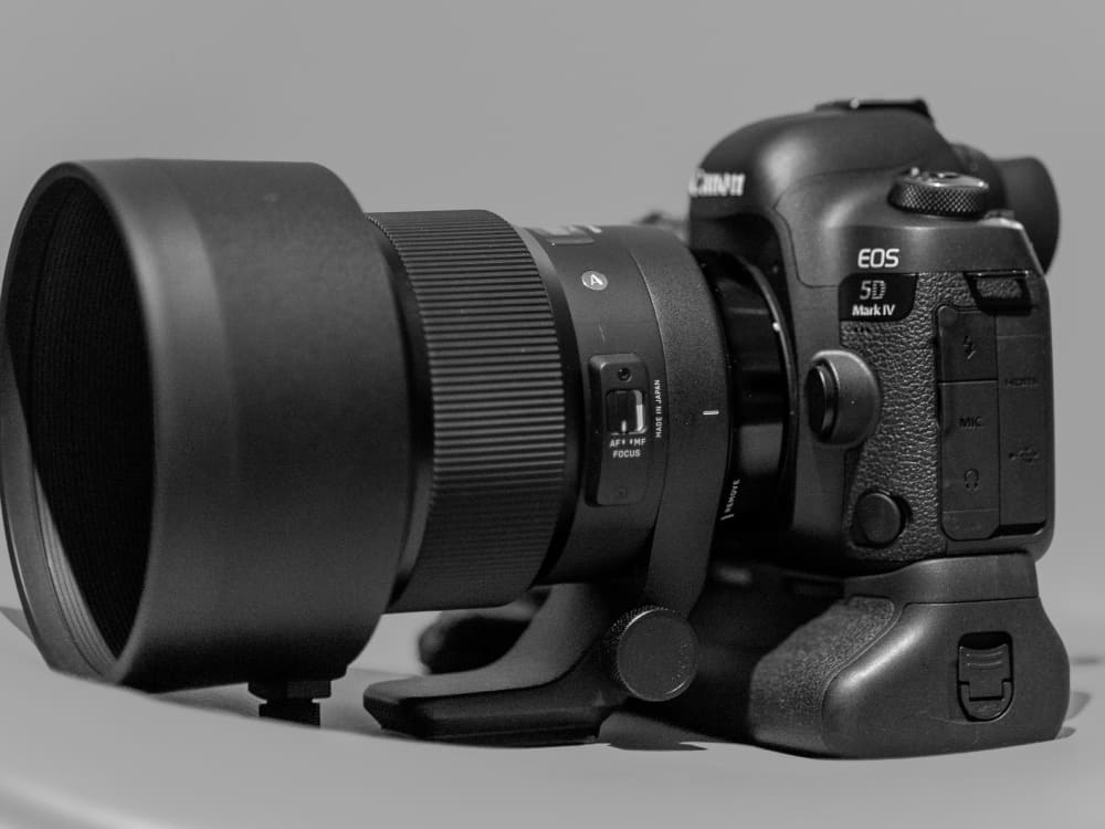 canon 5d mark iv camera