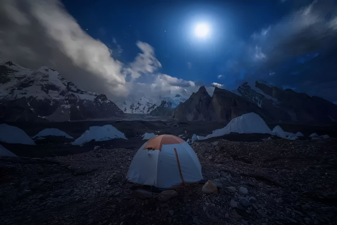 centered photography composition