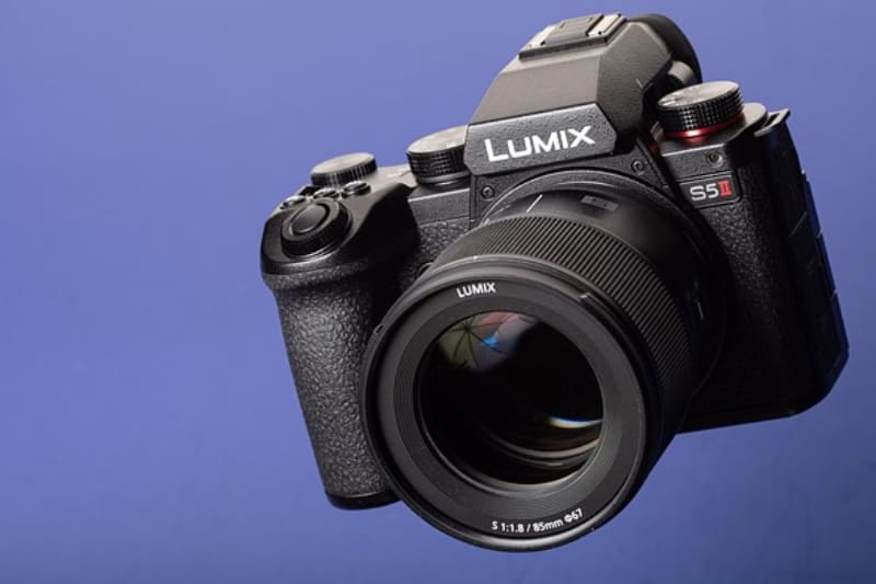  Panasonic Lumix S5 II travel camera