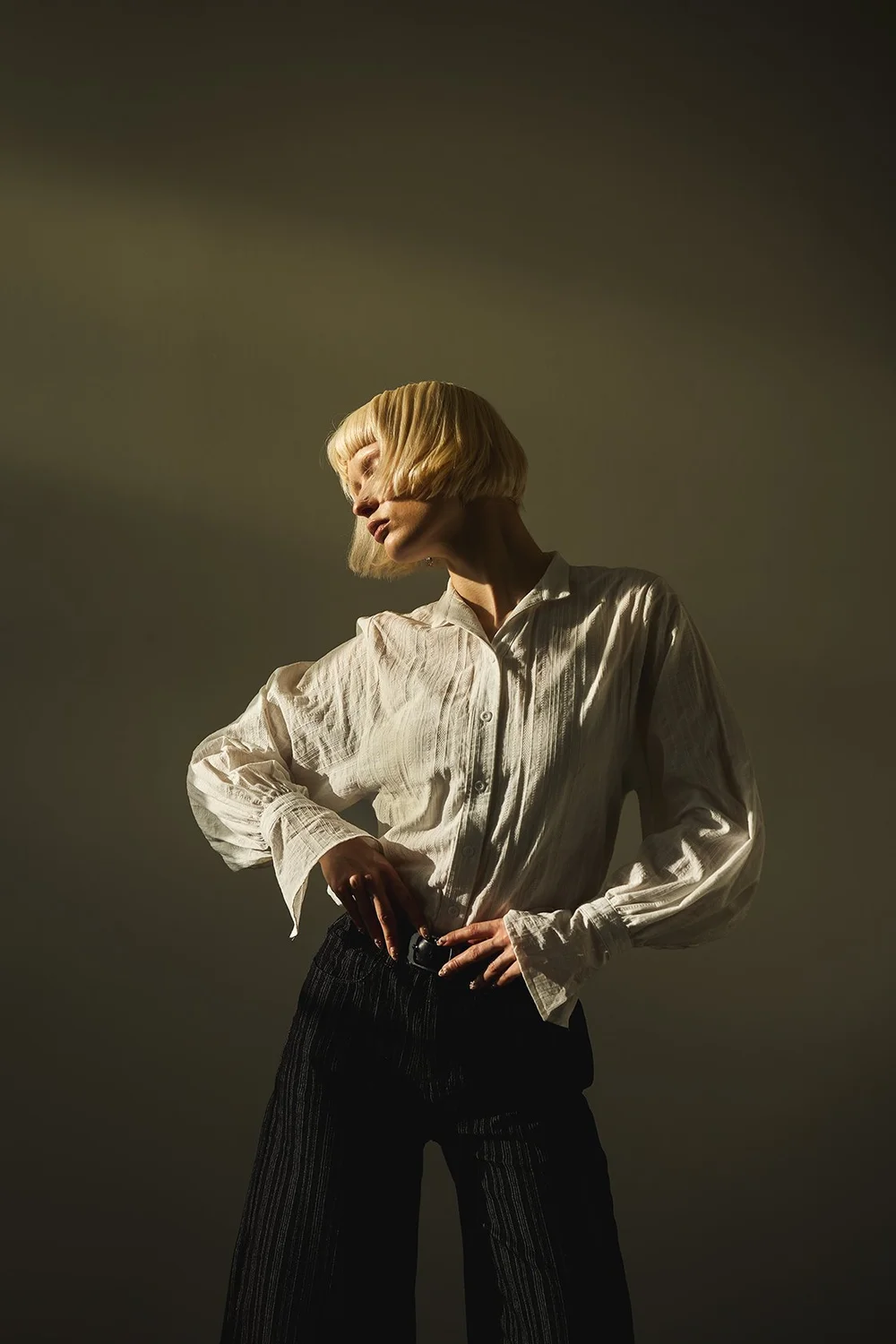 how to photograph model in winter light